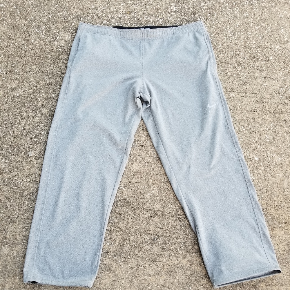 Nike ThermaFit grey sweat pants size